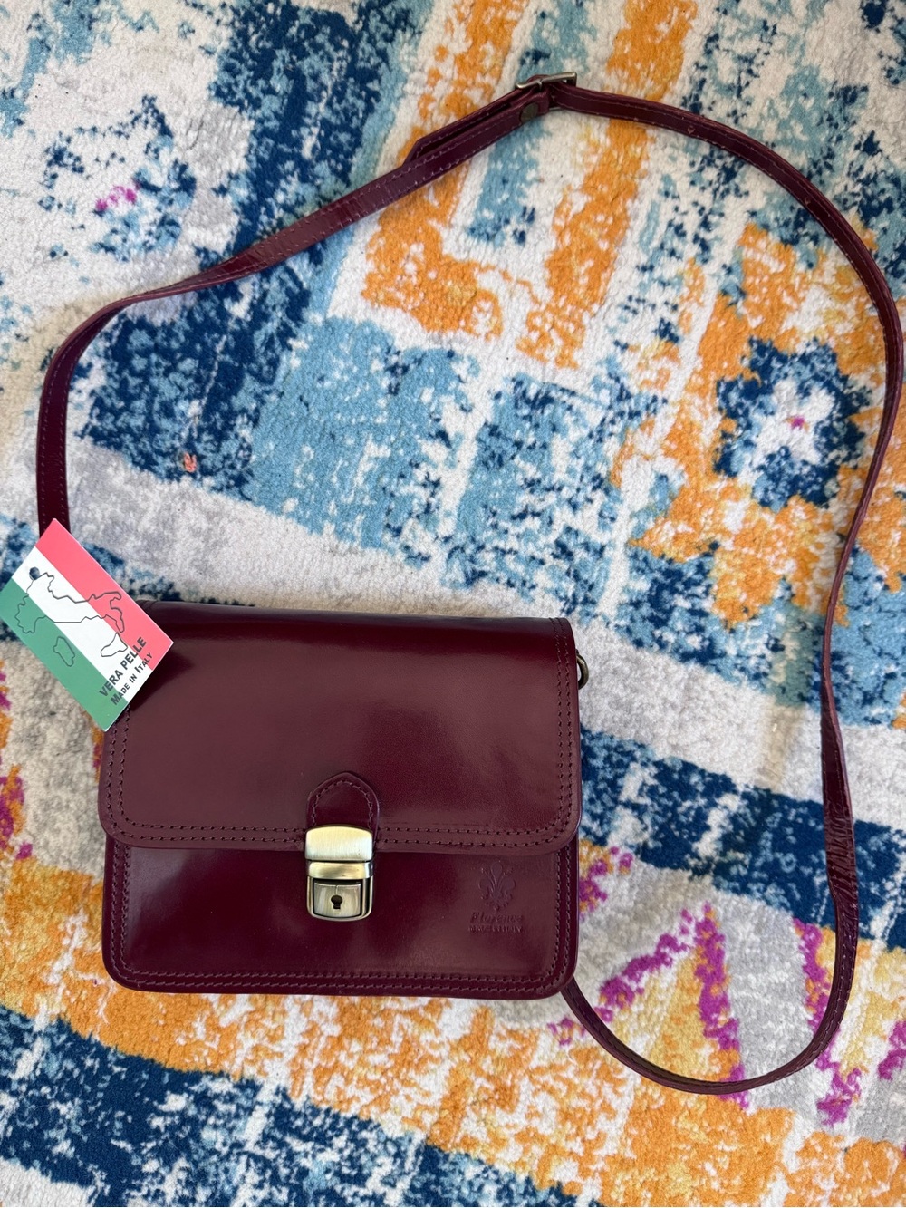 Vera Pelle Crossbody Bag in Burgundy